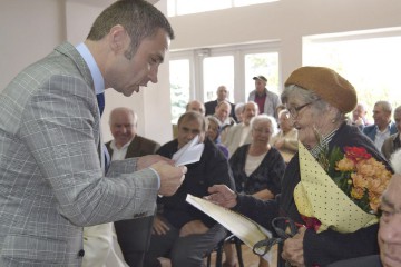 Vârstnicii lunii septembrie, recompensaţi de Cristian Radu